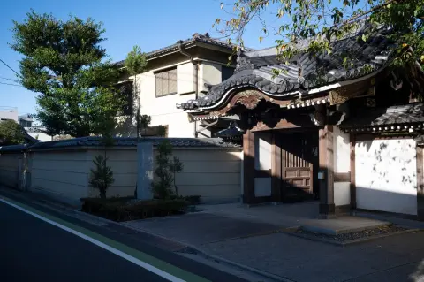 住宅すごろくの終焉：なぜ日本の若者は「30年住める家」を最初に選ぶのか？